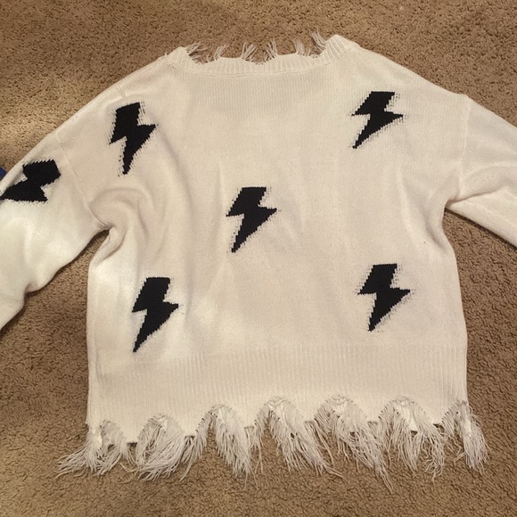 Lightning Pattern Distressed Sweater - Picture 5 of 7